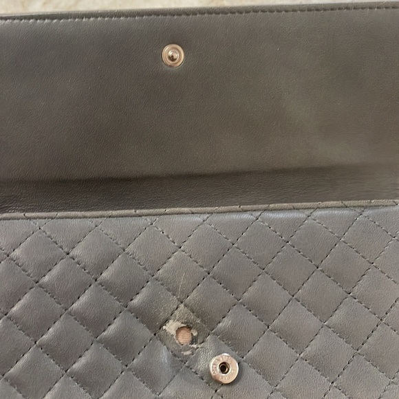 Chanel grey tri-fold wallet in diamond quilted pattern - Picture 3 of 17